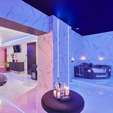 Jacuzzi Loveaparts Romantic Getaway Apartment Marki (Wolomin)