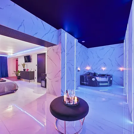 Apartment Jacuzzi Loveaparts Romantic Getaway Marki (Wolomin)