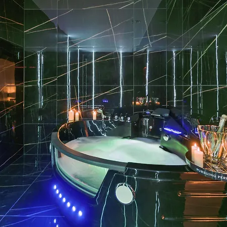 Apartment Jacuzzi Loveaparts Romantic Getaway Marki (Wolomin)