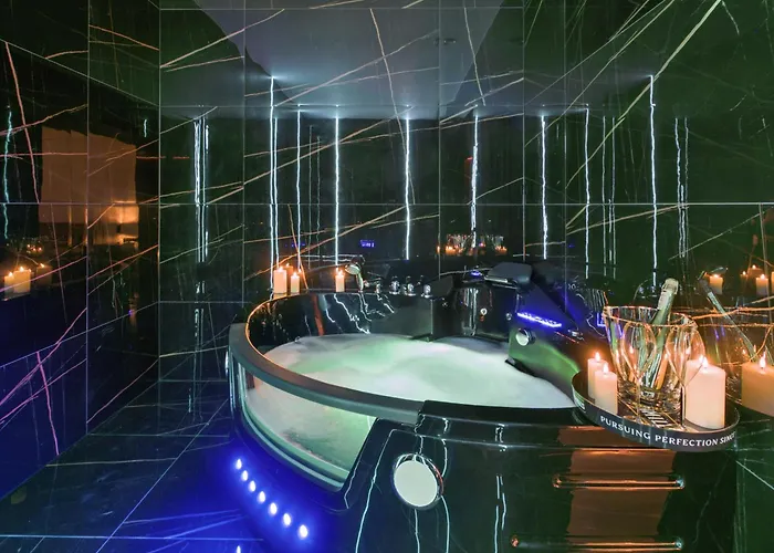 Appartement Jacuzzi Loveaparts Marki Romantic Getaway Marki (Wolomin)